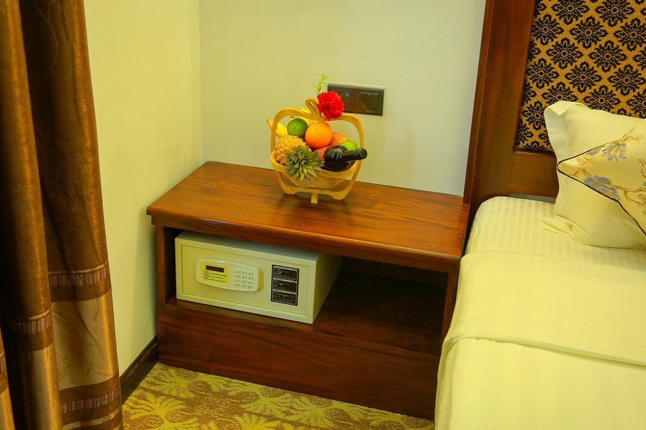 Euro Star Hotel คาตุนายากา ภายนอก รูปภาพ