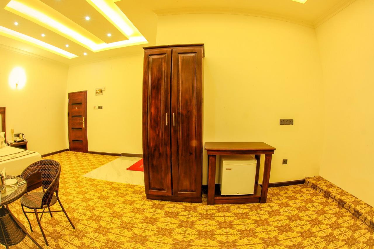 Euro Star Hotel คาตุนายากา ภายนอก รูปภาพ