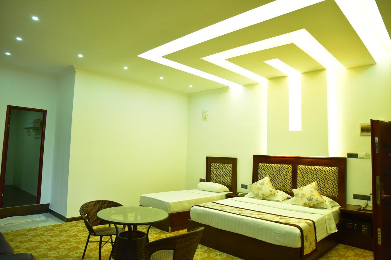 Euro Star Hotel คาตุนายากา ภายนอก รูปภาพ