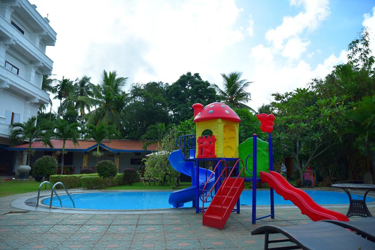 Euro Star Hotel คาตุนายากา ภายนอก รูปภาพ