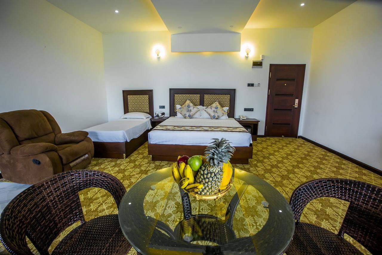 Euro Star Hotel คาตุนายากา ภายนอก รูปภาพ