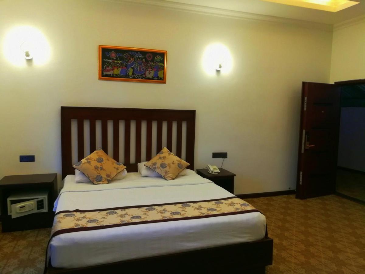 Euro Star Hotel คาตุนายากา ภายนอก รูปภาพ