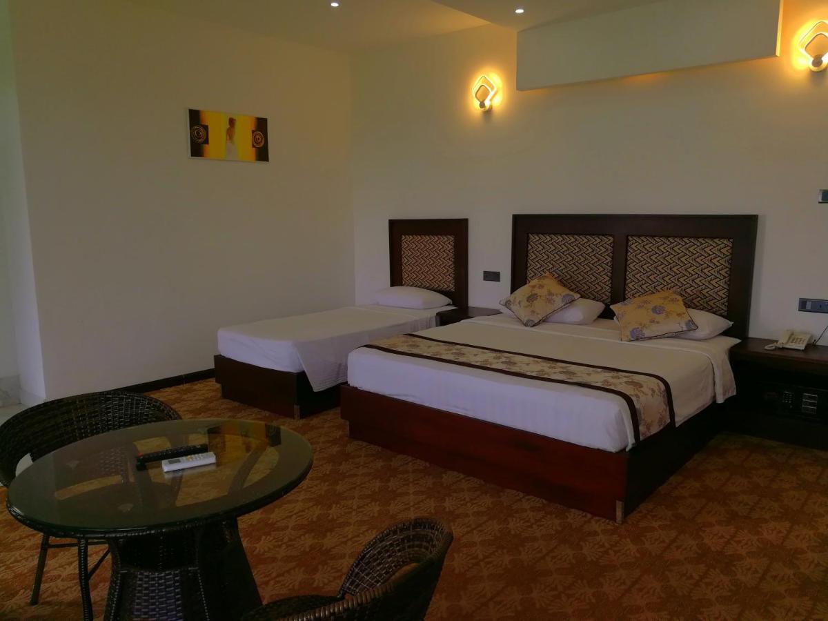 Euro Star Hotel คาตุนายากา ภายนอก รูปภาพ