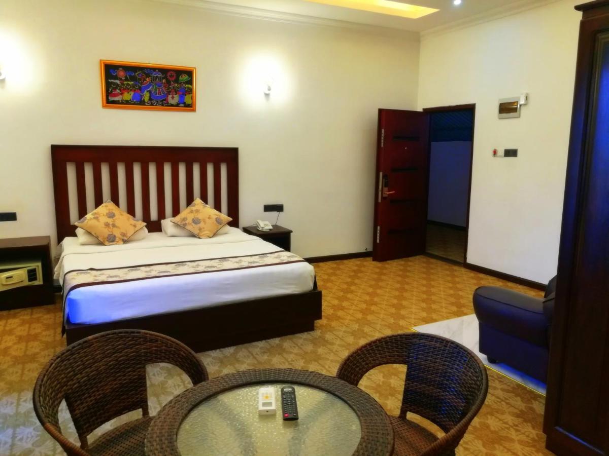 Euro Star Hotel คาตุนายากา ภายนอก รูปภาพ