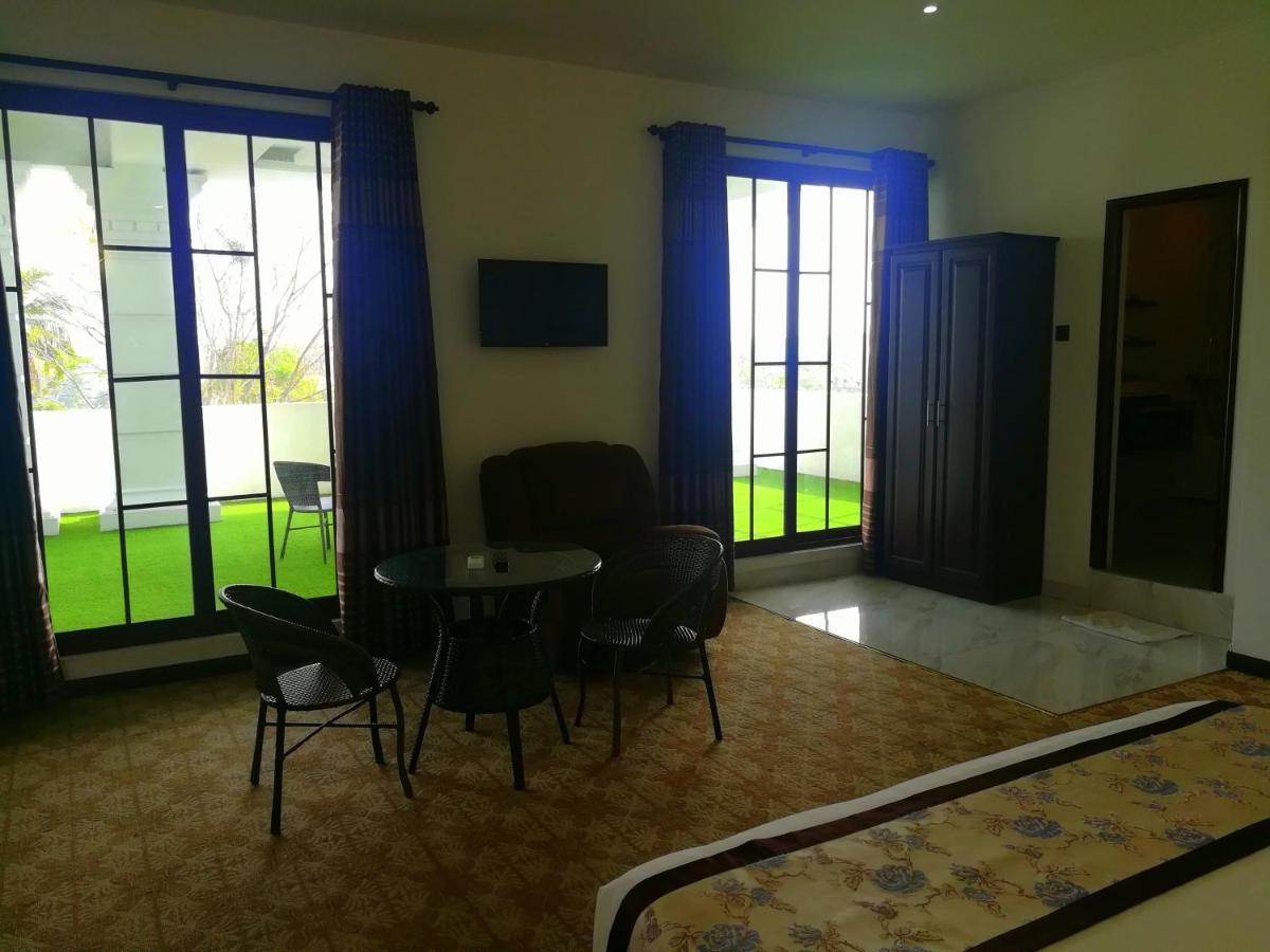 Euro Star Hotel คาตุนายากา ภายนอก รูปภาพ